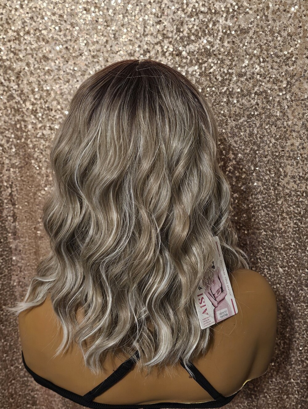 Wig - Picture 3 of 3